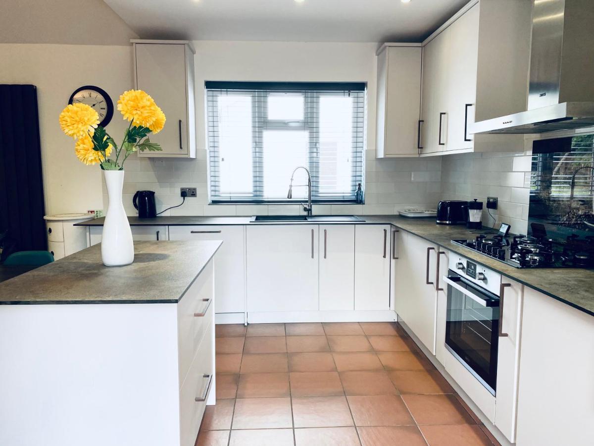 5 Bedroom Bungalow Ascot Racecourse Bagian luar foto