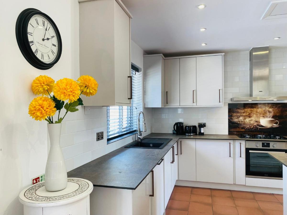 5 Bedroom Bungalow Ascot Racecourse Bagian luar foto